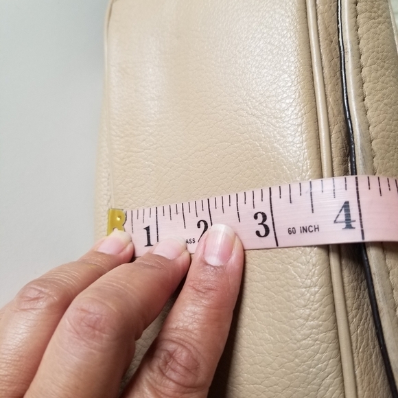 Marc Jacobs | Crossbody Leather Bag - Picture 13 of 14